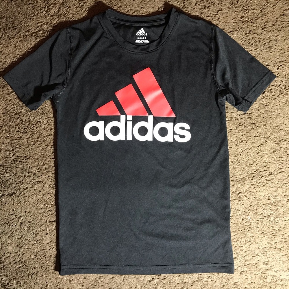 Adidas T- Shirt